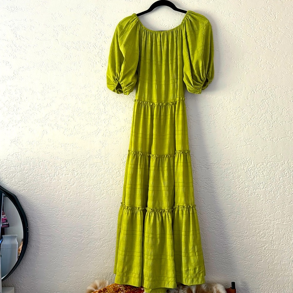 SOLAÍ S a Avocado Gown